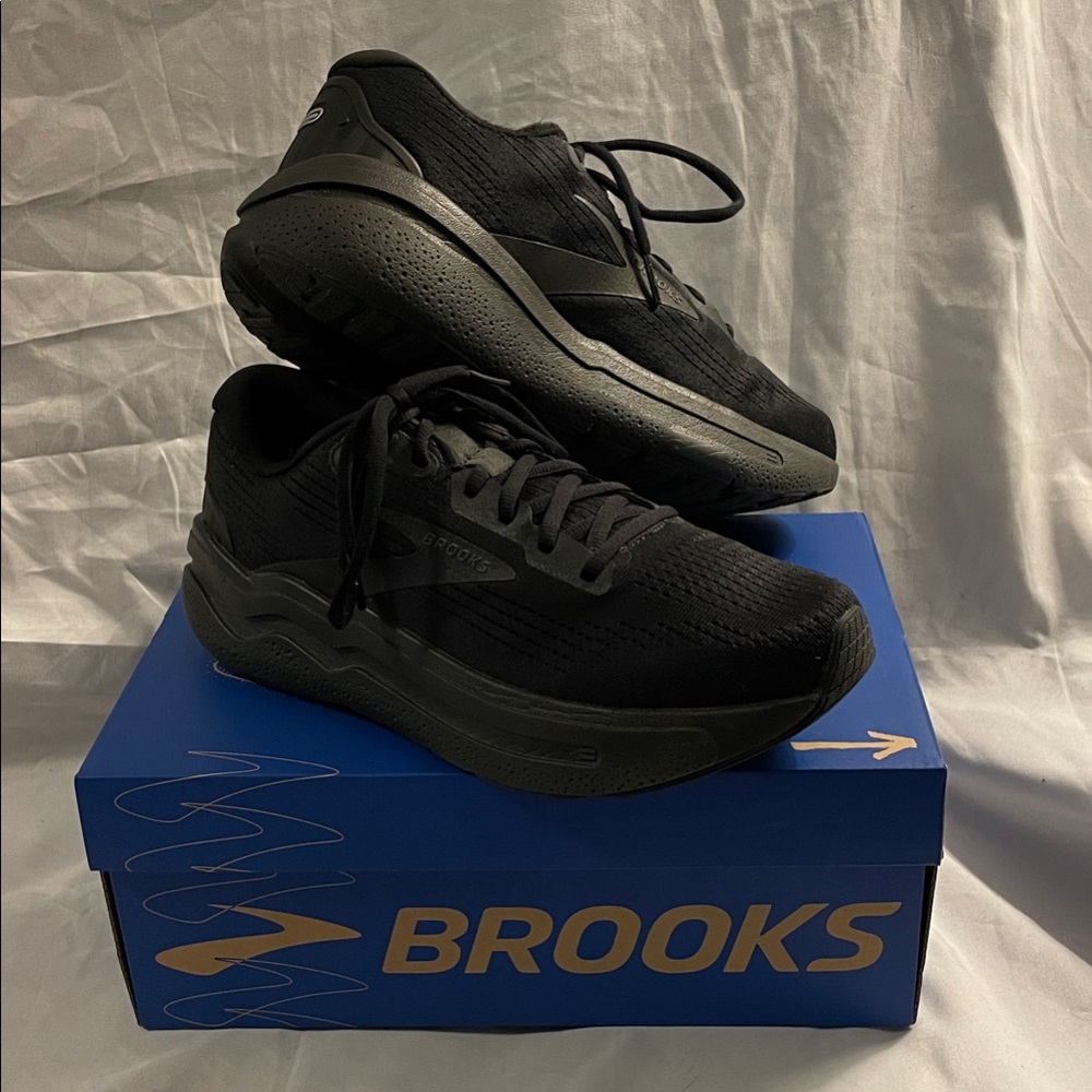 Brooks Black Ghost 2 Max